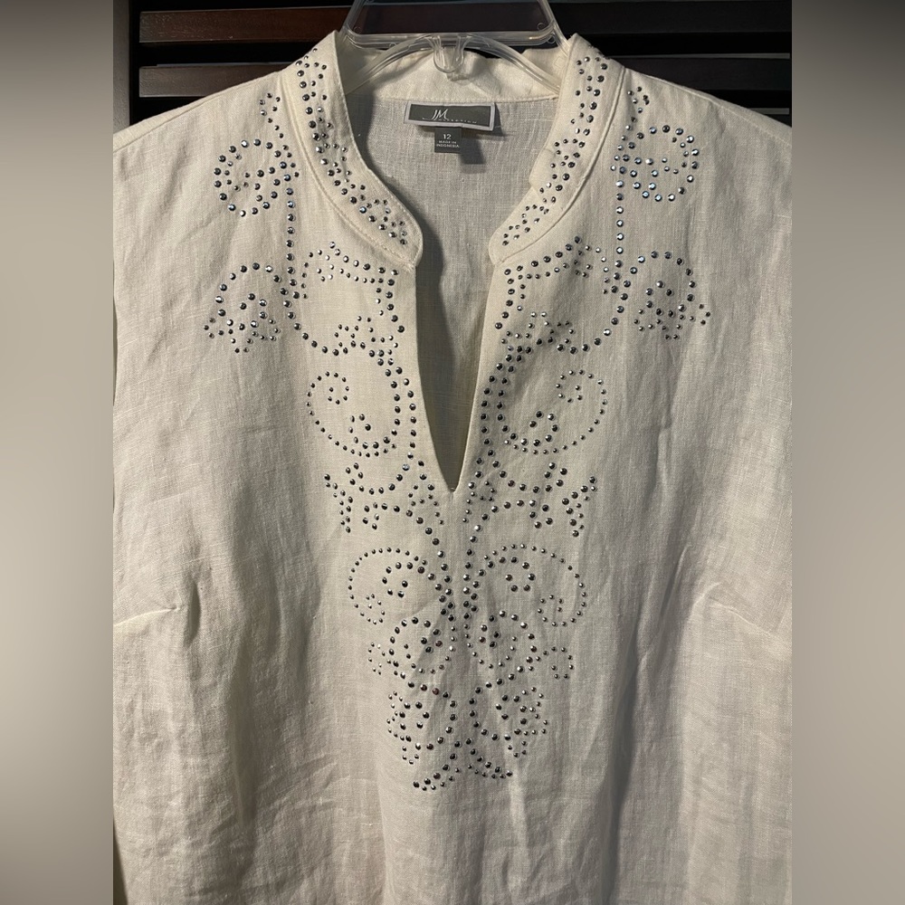 JM Collection White Top with Silver Embellishments size 12